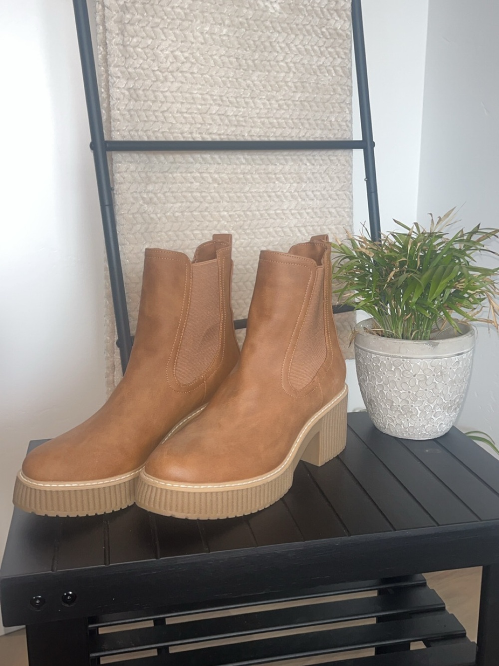Women’s Chunky Heel Boots